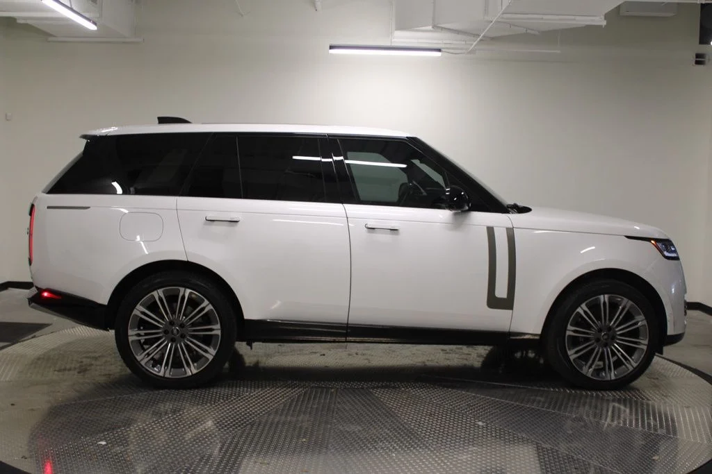 Certified Used 2023 White Land Rover SE image 8