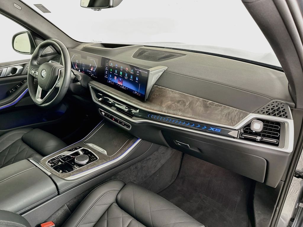 Used 2025 Gray BMW sDrive40i image 30
