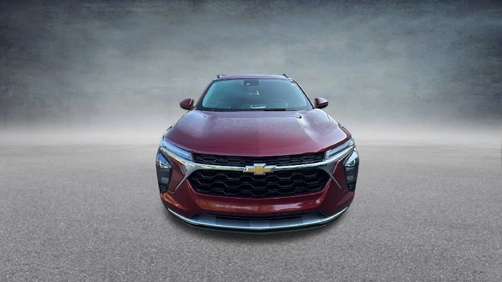 Used 2025 Red Chevrolet LT image 4