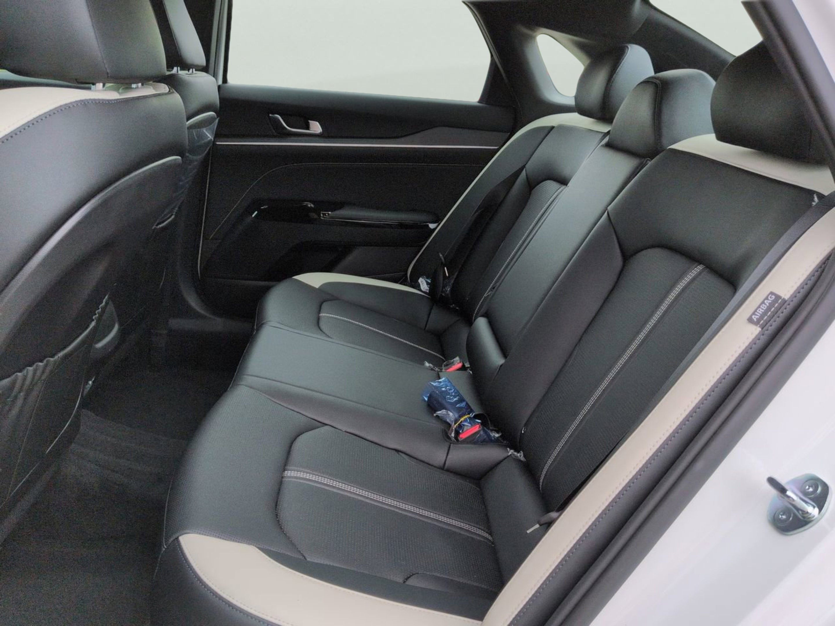 New 2026 Snow White Pearl Kia GT-Line FWD image 11