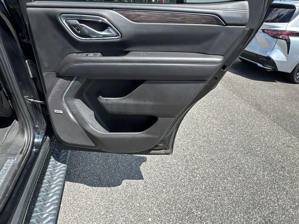 Used 2021 Black Chevrolet Z71 image 16