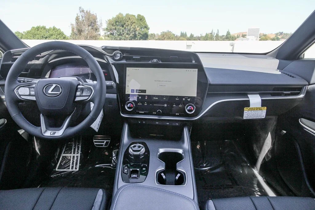 New 2026 Iridium and Black Onyx Lexus  550e F SPORT AWD image 12