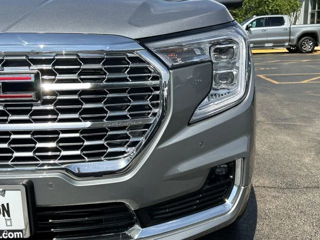 Used 2023 Sterling Metallic GMC Denali image 3