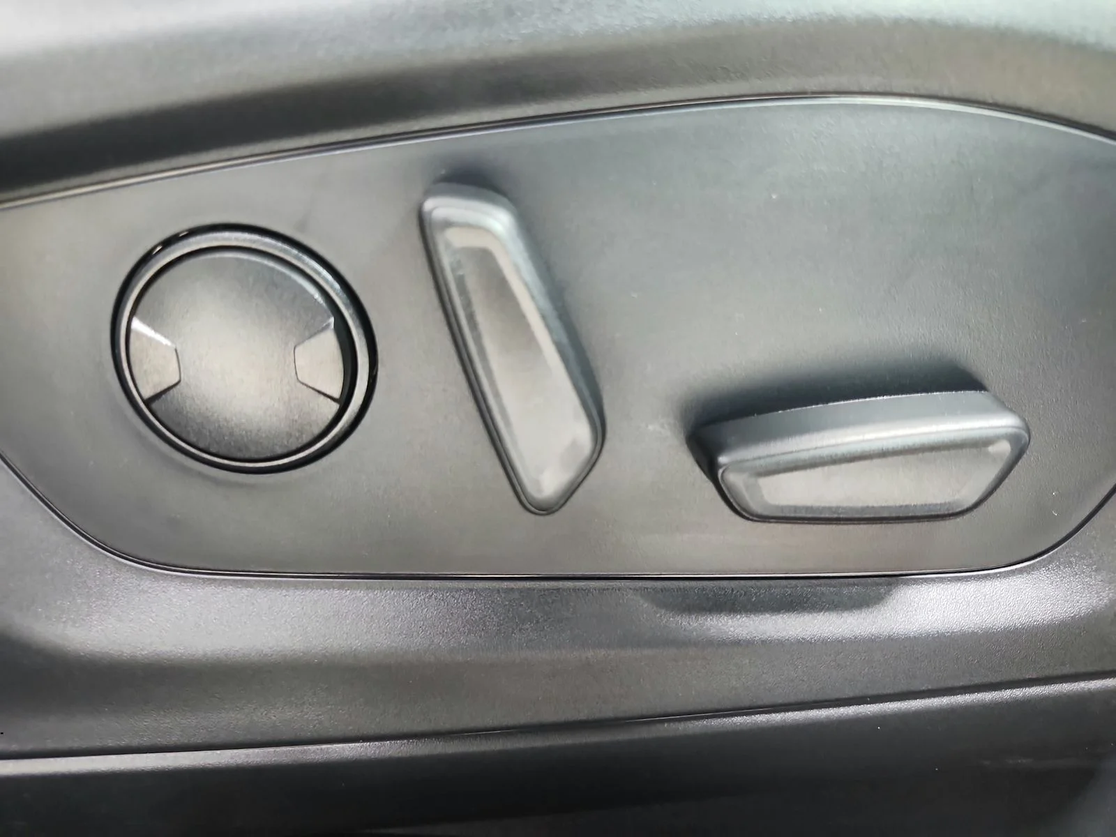 New 2026 Carbonized Gray Metallic Ford Active image 43