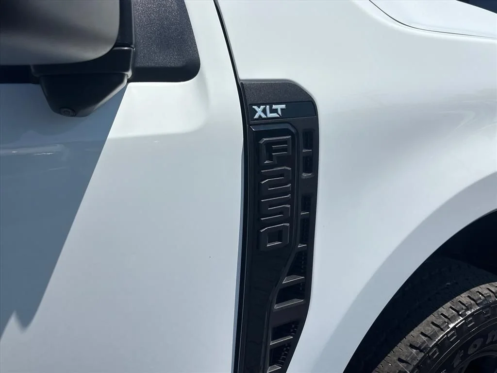 Used 2023 Oxford White Ford XLT image 11