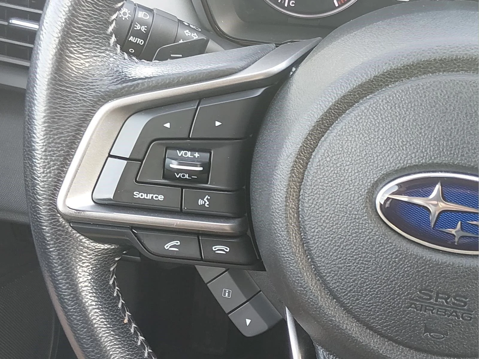 Used 2021 Ice Silver Metallic Subaru Premium image 29