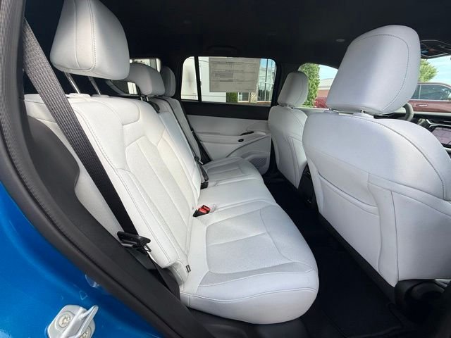 New 2026 Hydro Blue Pearl-Coat Exterior Paint Jeep Laredo image 26