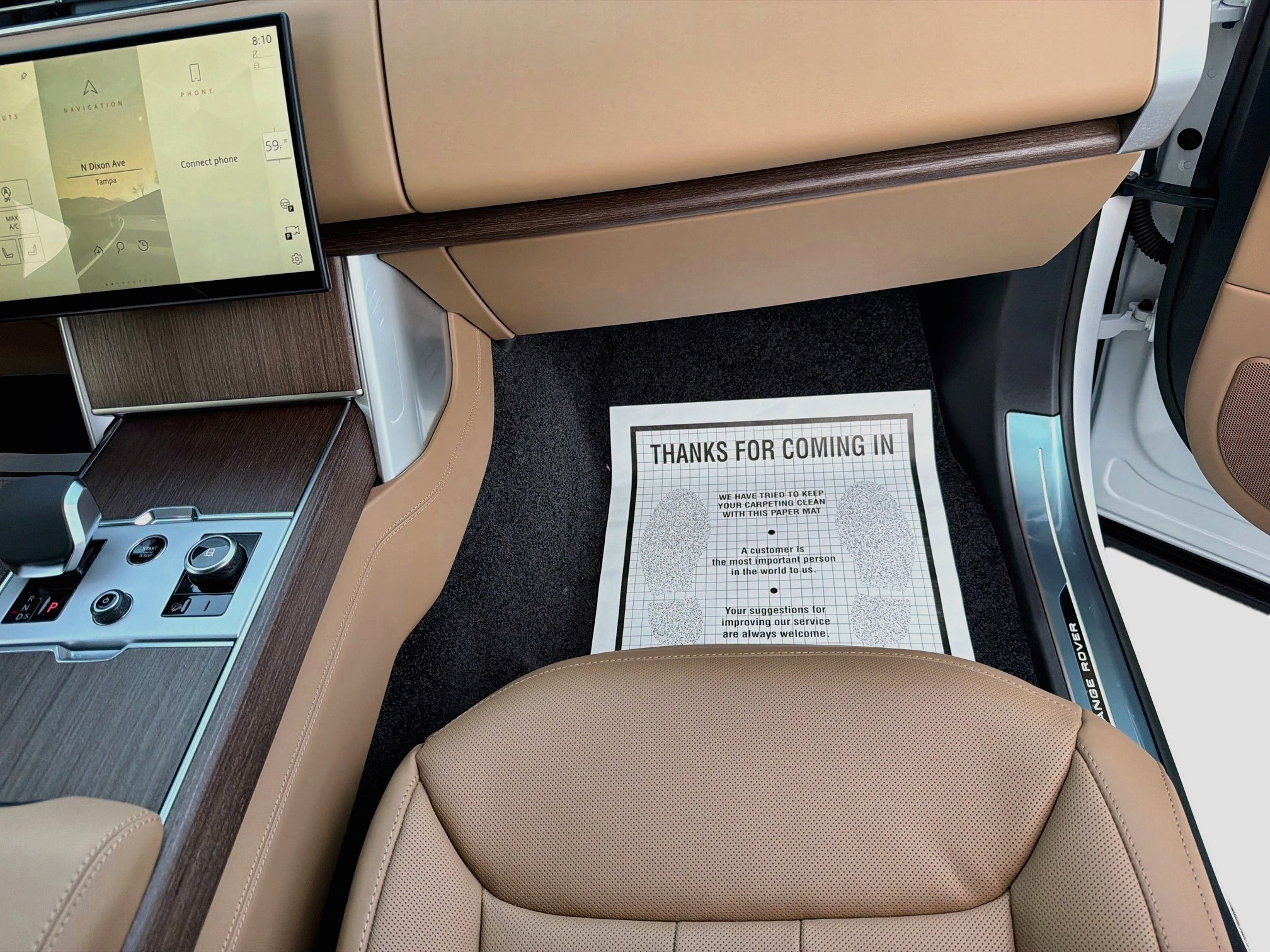 New 2027 Ostuni Pearl White LAND ROVER SE image 19