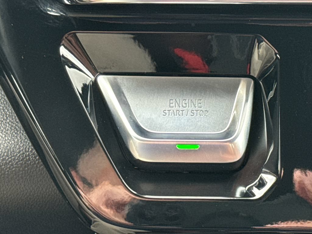 Used 2024 White Frost Tricoat GMC Denali Ultimate image 35