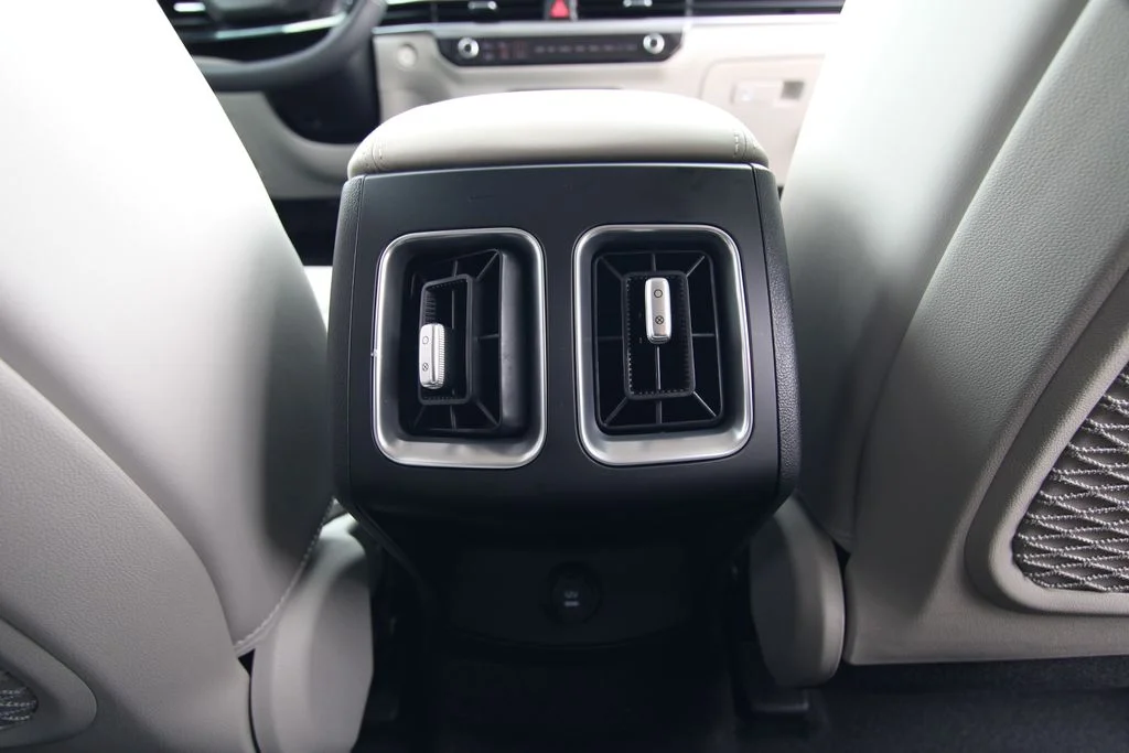 New 2026 Snow White Pearl Kia EX image 40