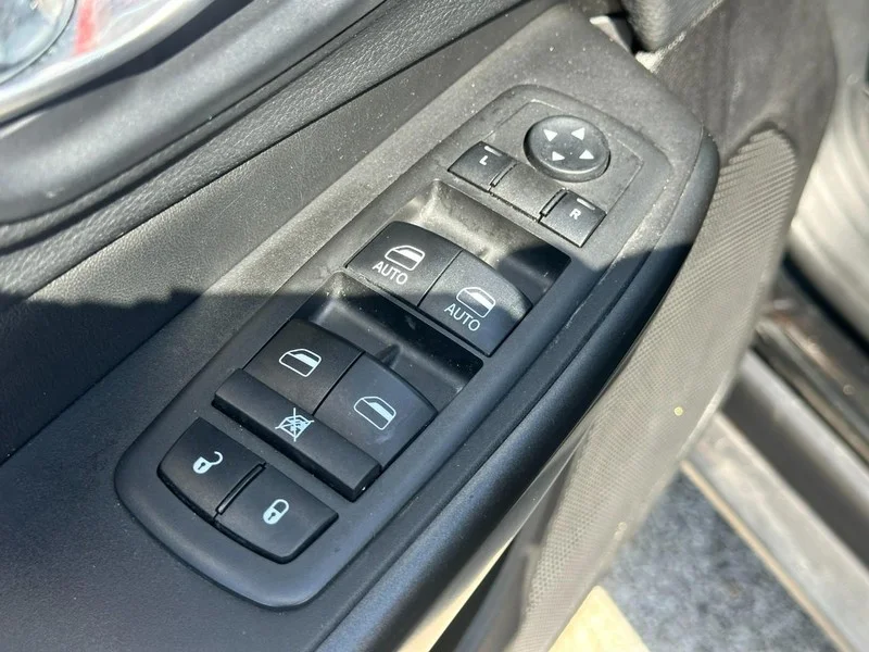 Used 2019 Diamond Black Crystal Pearlcoat Jeep Trailhawk 4x4 image 16