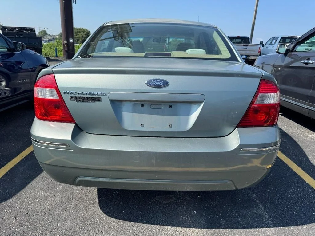 Used 2005 Titanium Green Metallic Ford SE image 10