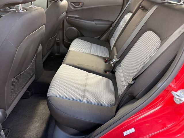 Used 2021 Red Hyundai SE image 9