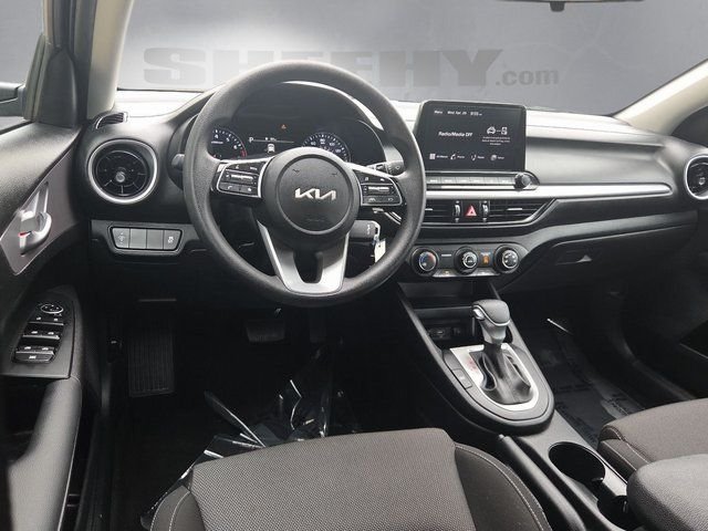 Used 2024 Black Kia LXS image 3