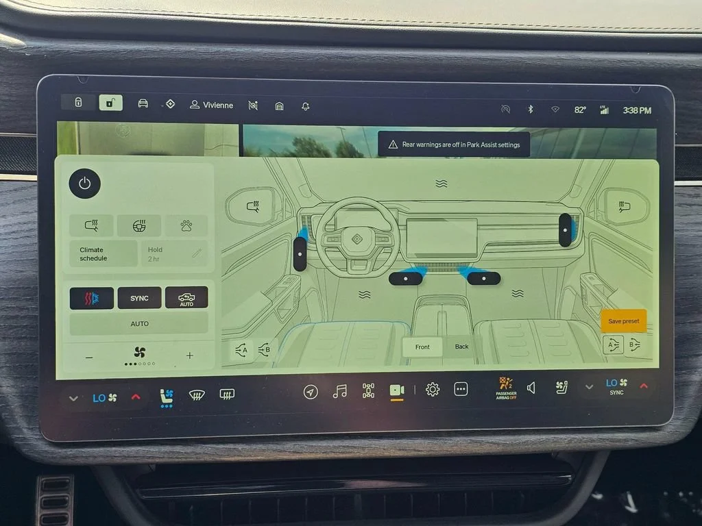 Used 2022  RIVIAN Adventure Package image 31