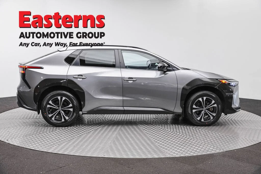 Used 2025 Gray Toyota XLE image 4