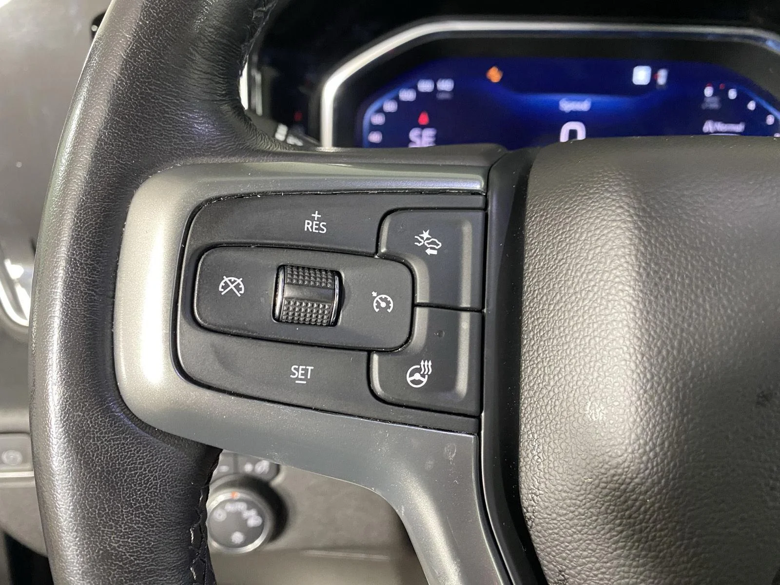 Used 2022 Northsky Blue Metallic Chevrolet LT image 17