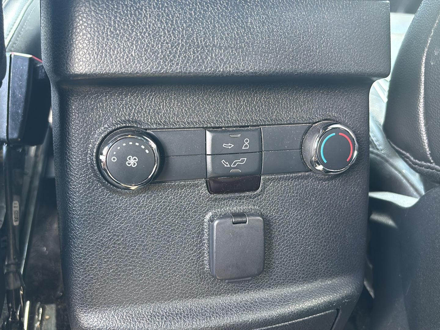 Used 2018 Shadow Black Ford XLT image 18