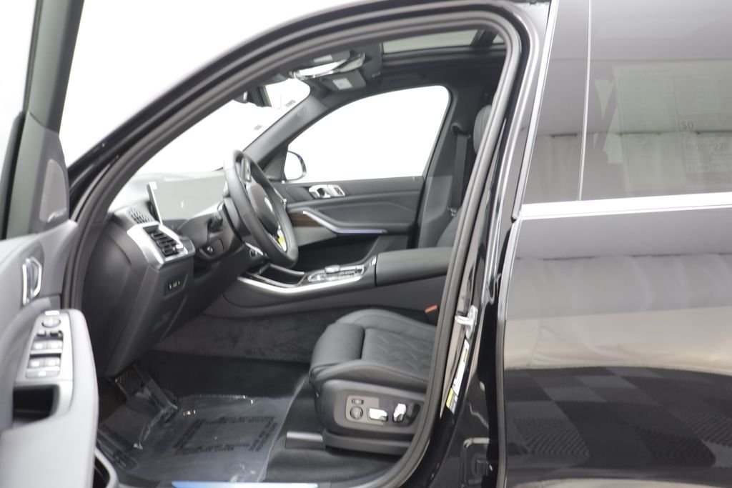 New 2026 Black Sapphire Metallic BMW xDrive50e image 7