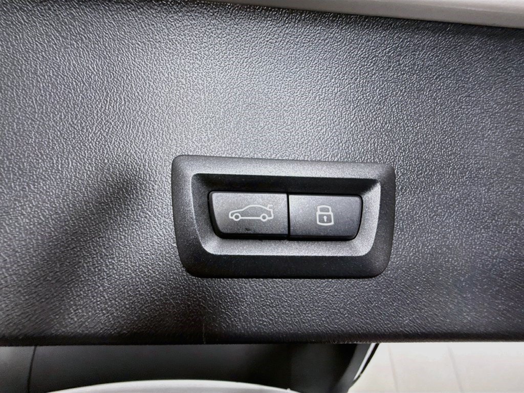 Used 2026 Alpine White BMW 30 xDrive image 39