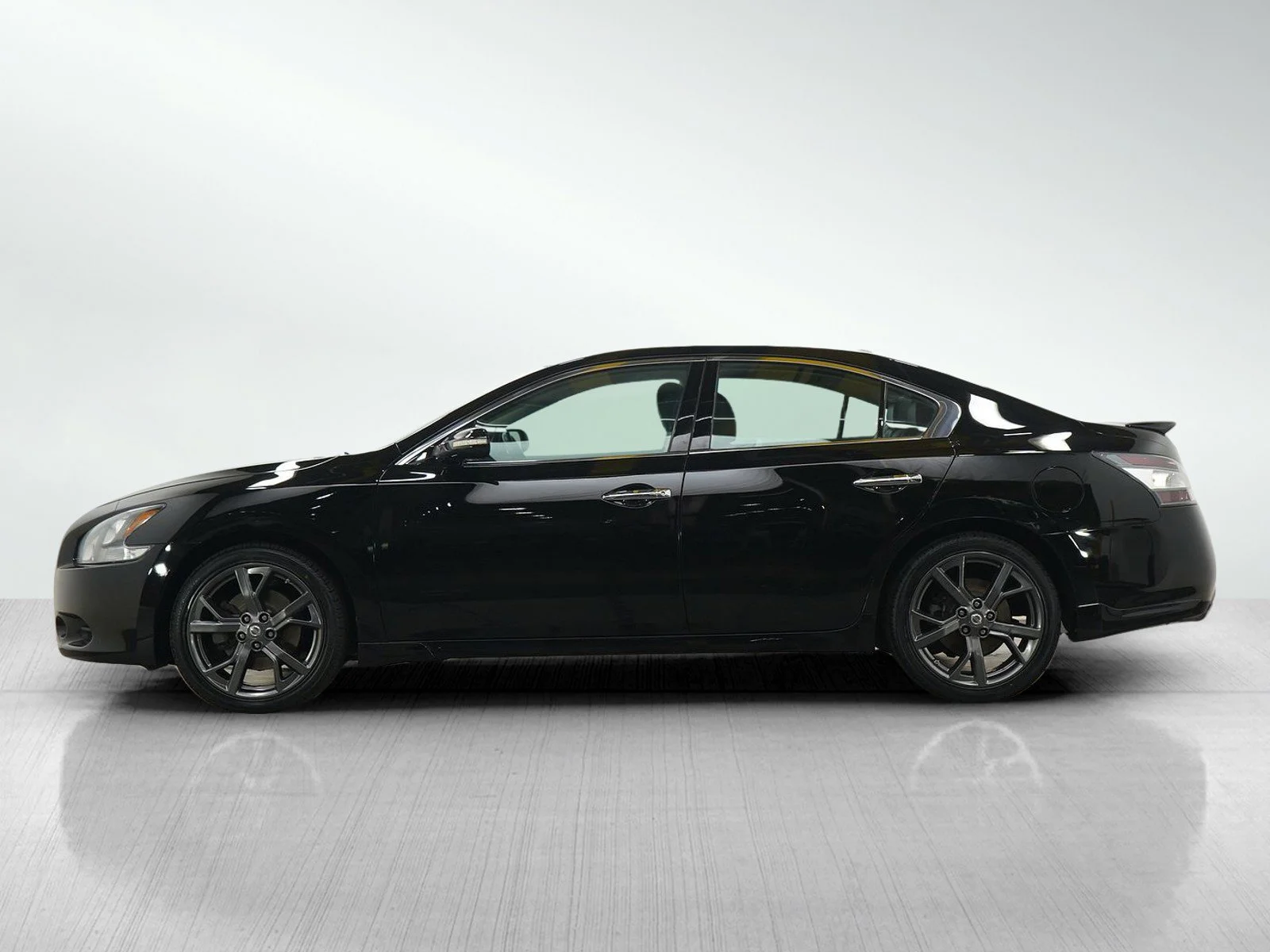 Used 2014 Nissan Maxima SV with VIN 1N4AA5AP2EC488406 for sale in Burnsville, Minnesota