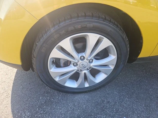 Used 2015 Yellow Kia Plus image 10