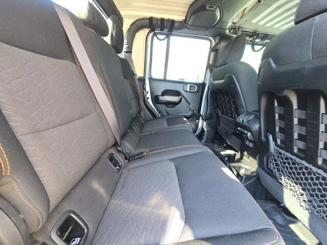 Used 2020 Silver Jeep Mojave image 14