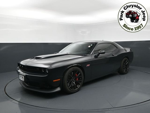 Used 2015 Dodge Challenger SRT with VIN 2C3CDZDJ1FH833307 for sale in Burnsville, Minnesota