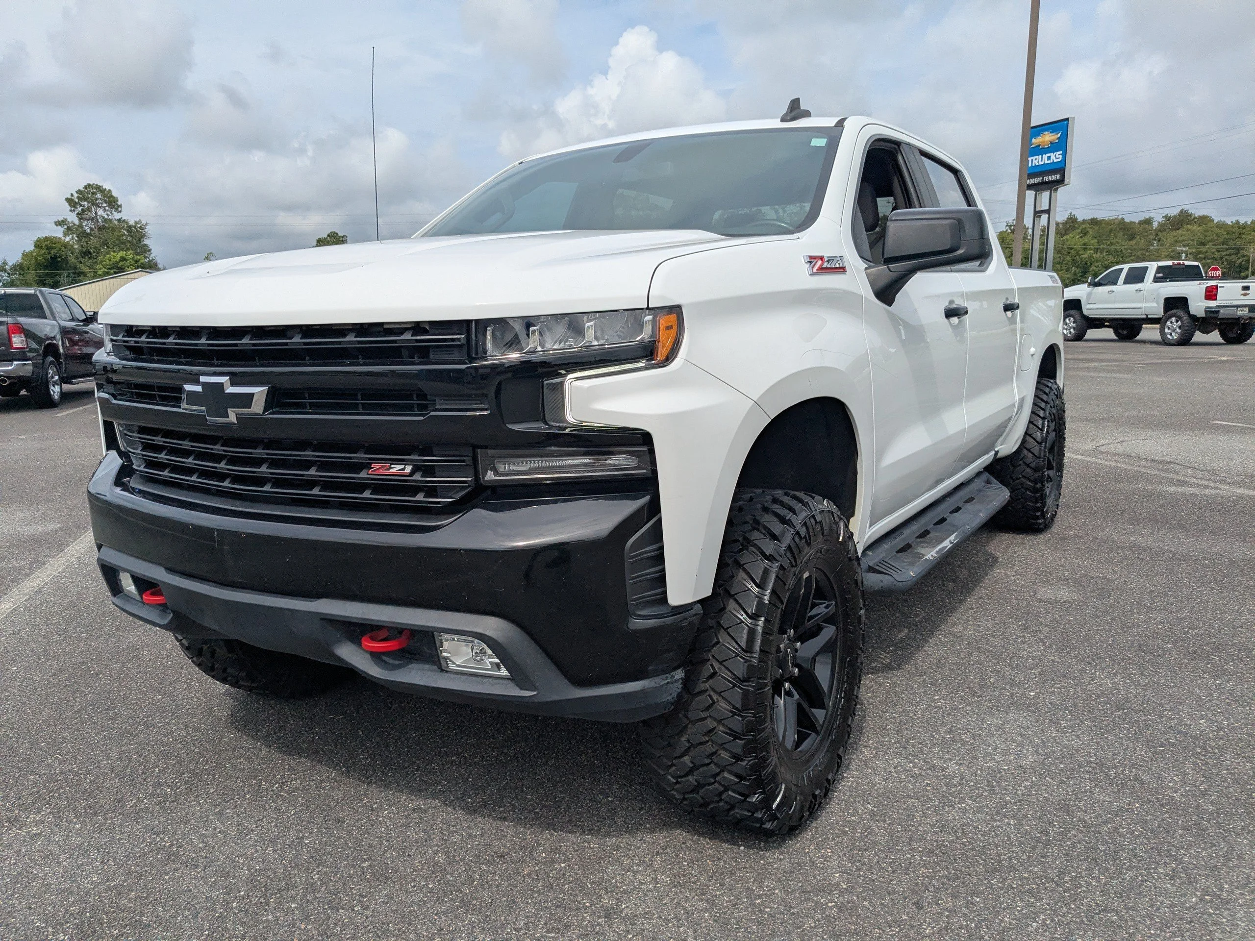 Used 2021 SUMMIT WHITE Chevrolet LT Trail Boss image 9