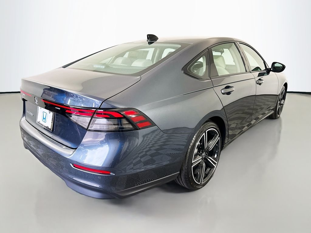 New 2026 Meteorite Gray Metallic Honda SE image 5