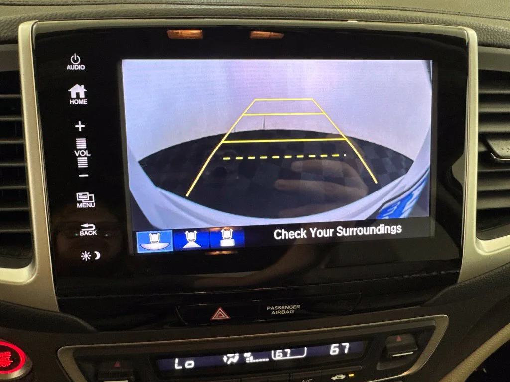 Used 2017 White Honda EX-L image 45
