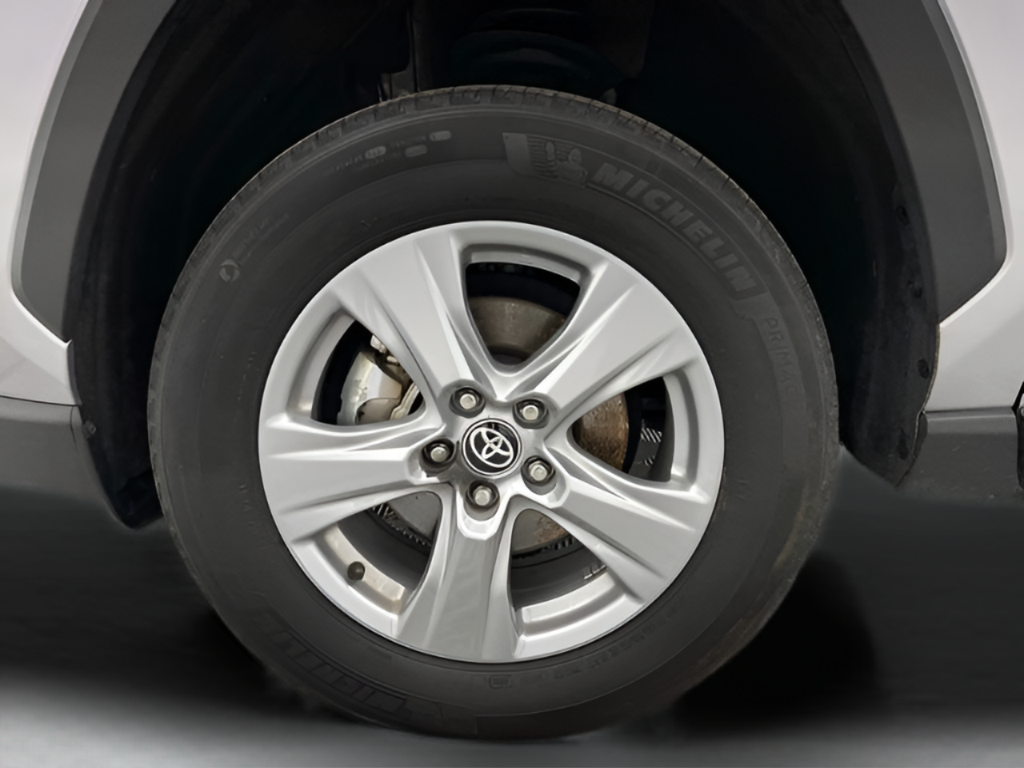 Used 2025 Silver Sky Metallic Toyota XLE image 43