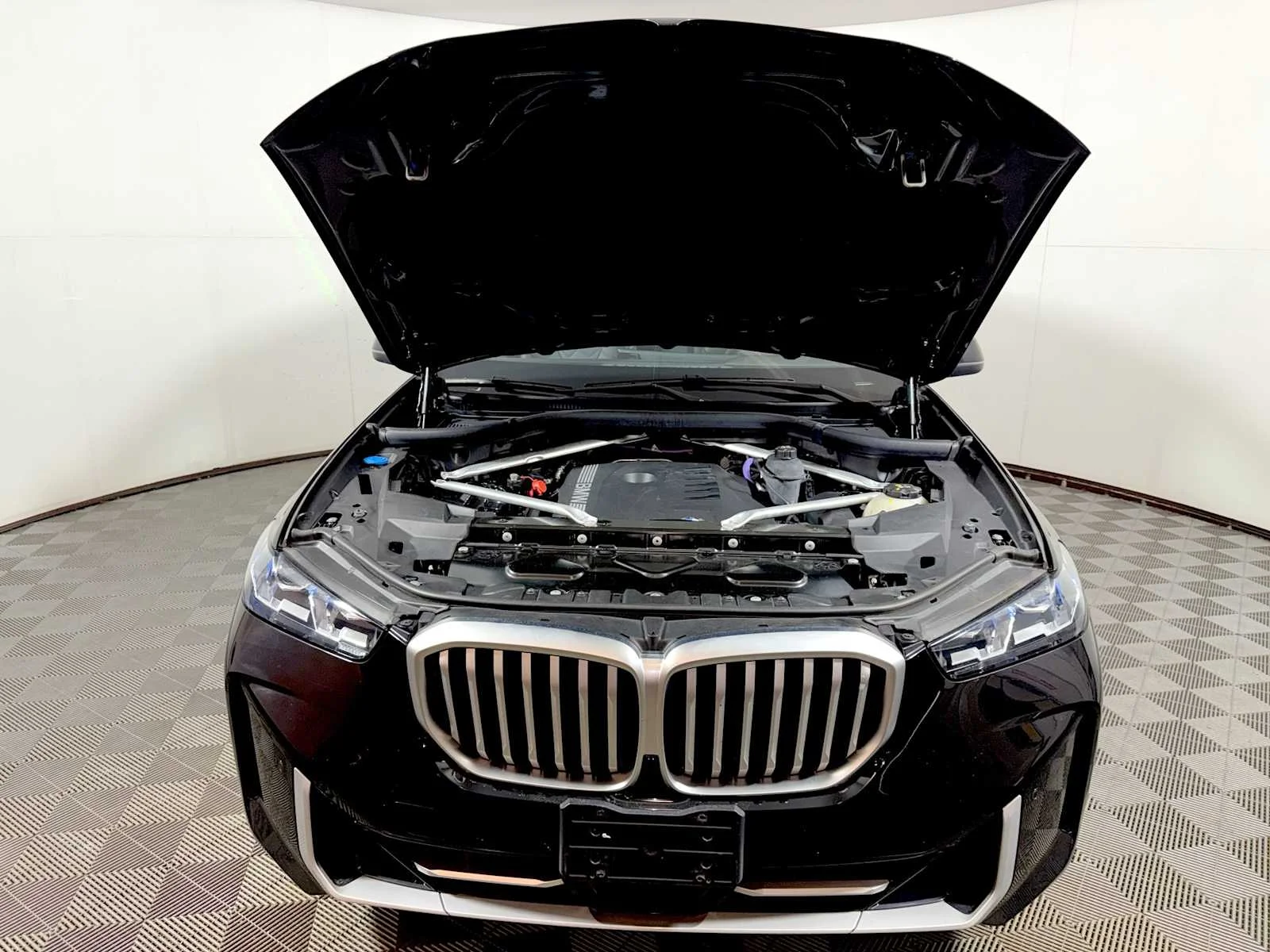Certified Used 2024 Black Sapphire Metallic BMW xDrive40i image 31