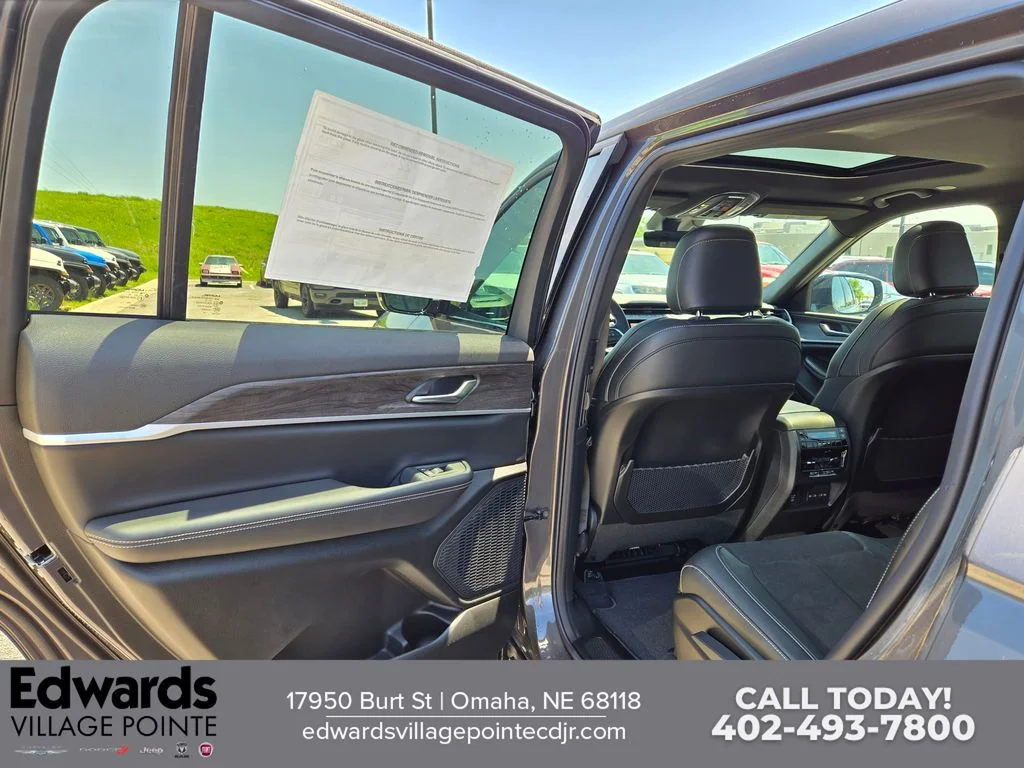 New 2026 Baltic Gray Metallic Clear-Coat Exterior Paint Jeep Laredo image 26