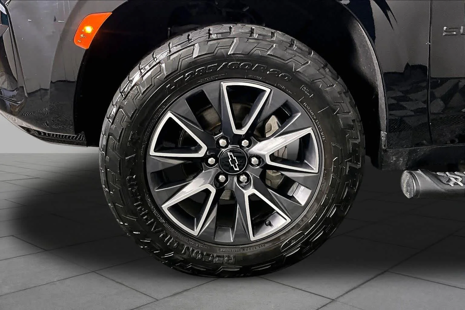 Used 2021 Black Chevrolet Z71 image 11