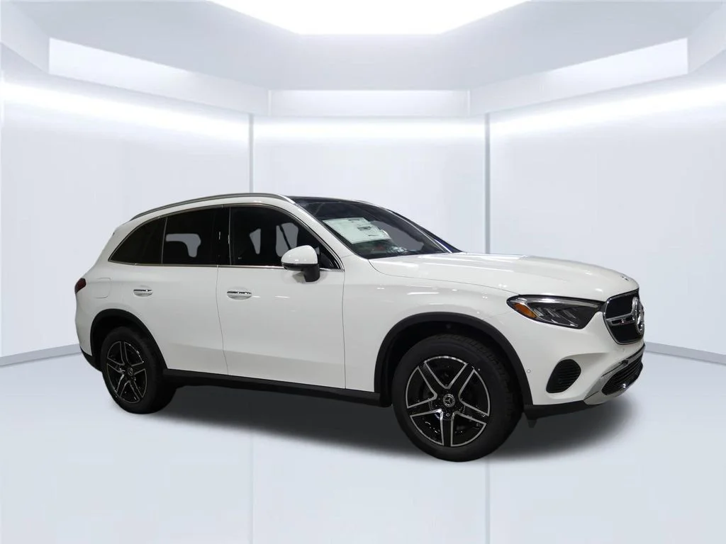 New 2026 Polar White Mercedes-Benz GLC 300 image 42