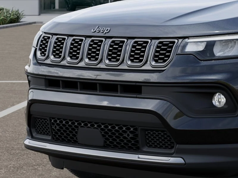 New 2026 Diamond Black Crystal Pearlcoat Jeep Latitude Altitude image 11