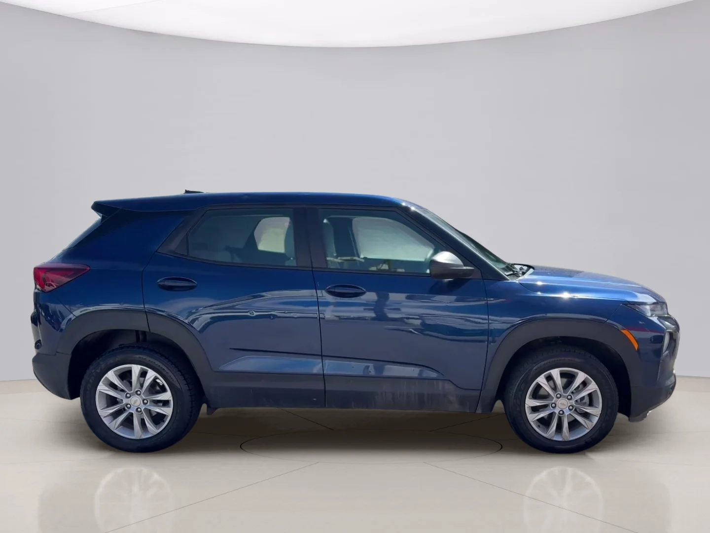 Used 2023 Blue Chevrolet  image 6