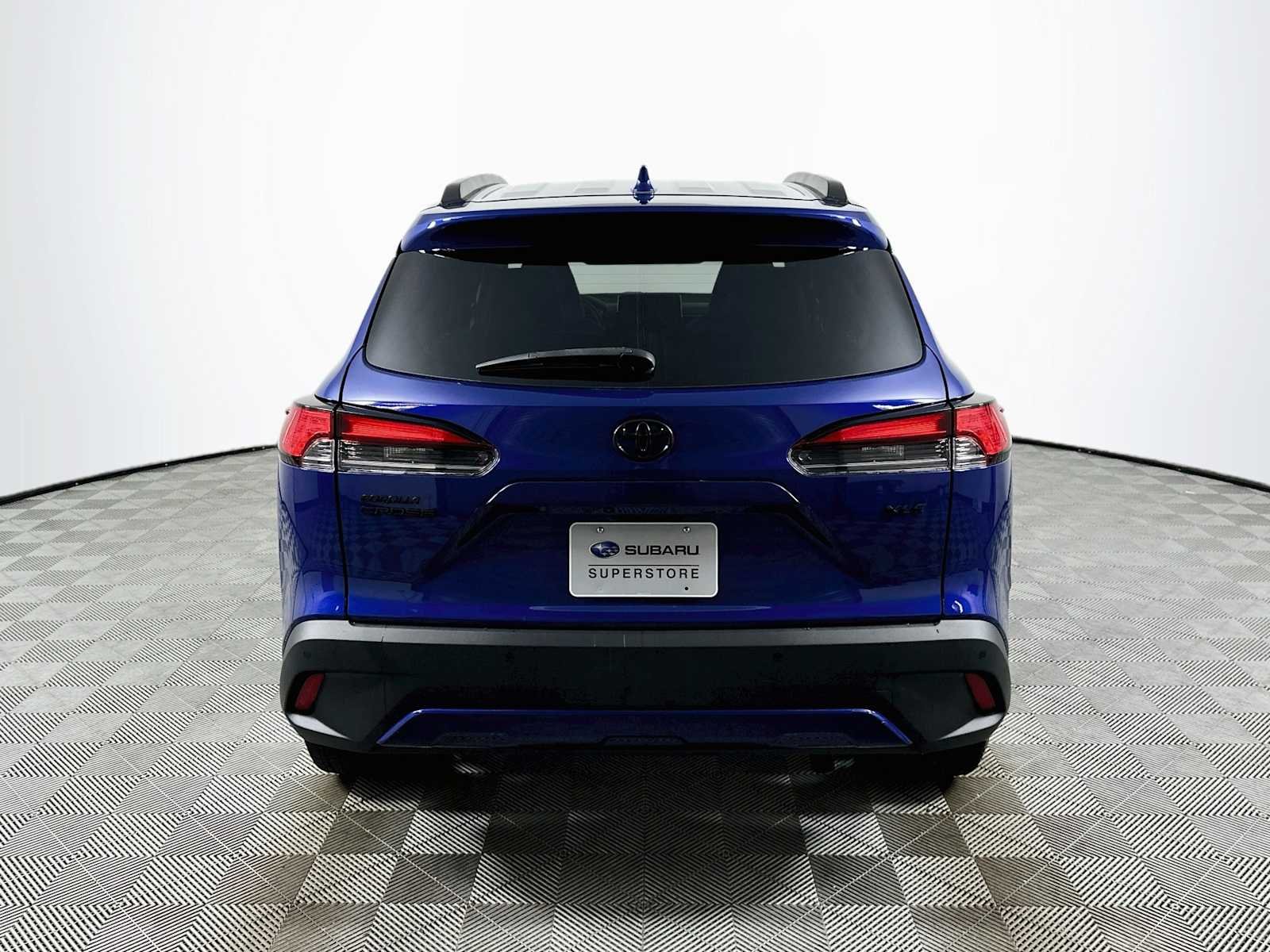 Used 2022 Blue Crush Metallic Toyota XLE image 6