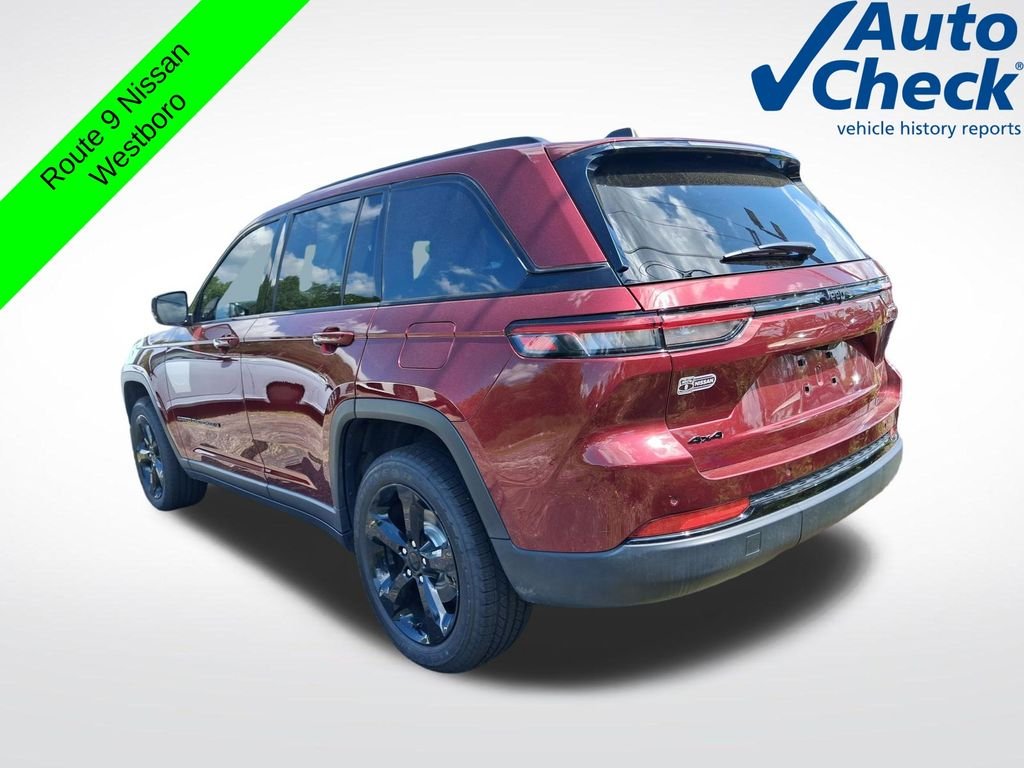 Used 2023 Red Jeep Altitude X image 5