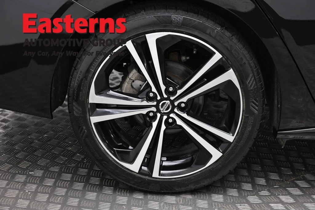 Used 2023 Black Nissan SR image 31