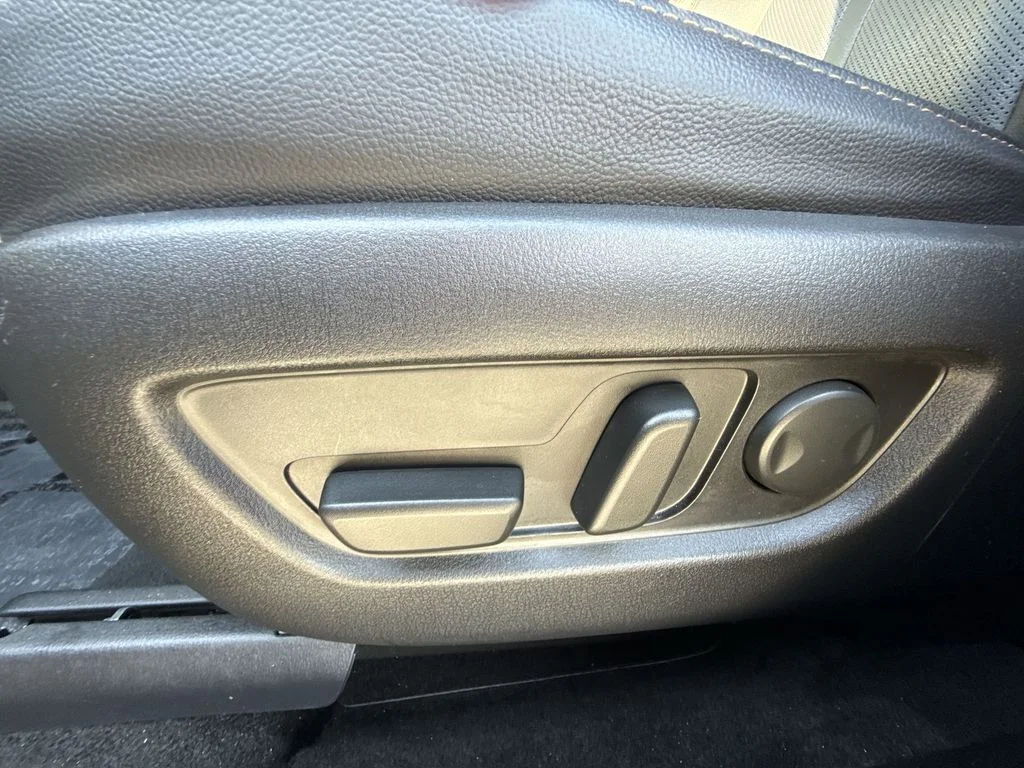 Used 2024 Blue Mazda Preferred image 12