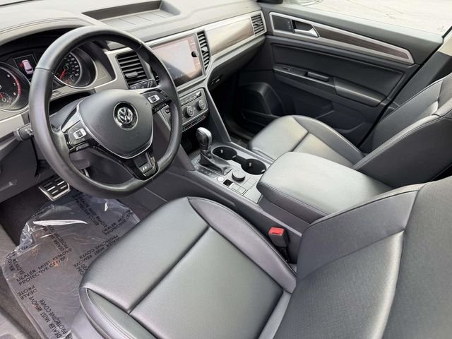 Used 2019  Volkswagen 3.6L V6 SE image 2