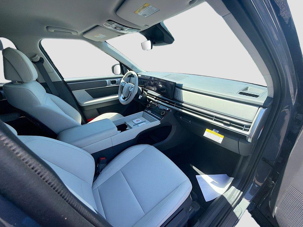 New 2026 Hampton Gray Hyundai SE image 21
