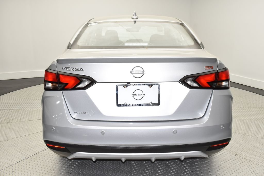2025 Nissan Versa Sedan SR - Photo 6