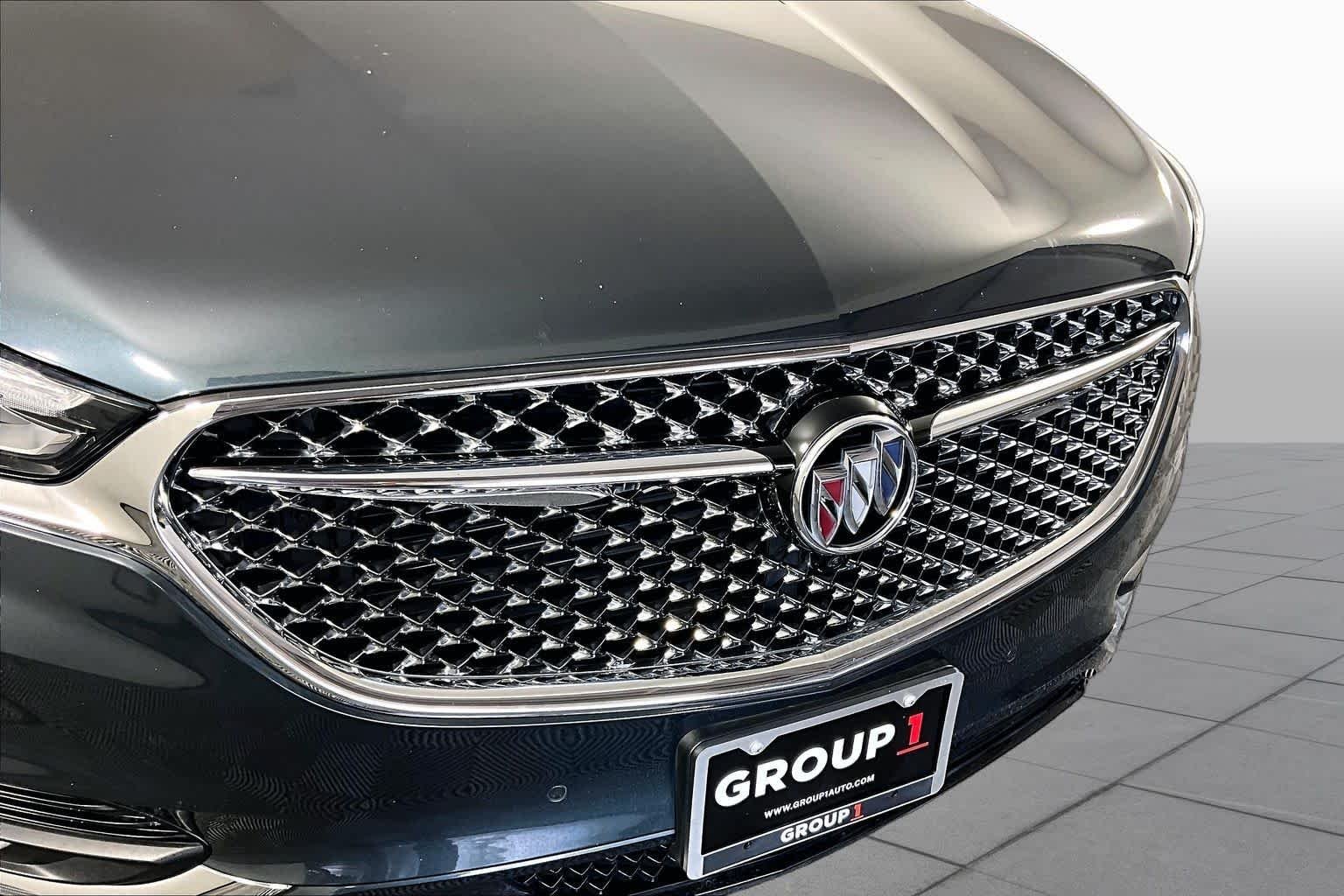Used 2018 Includes Pitch Dark Night lower exterior accent color. Buick Avenir image 27