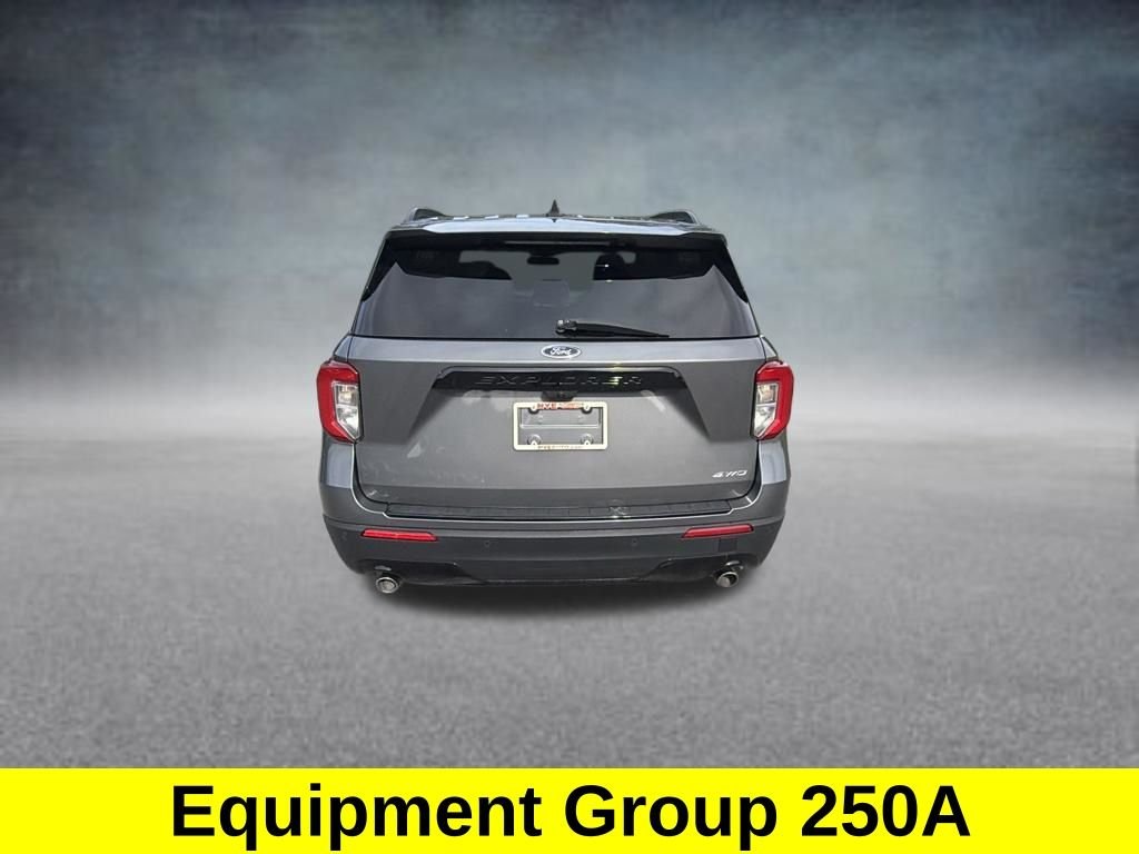 Certified Used 2023 Gray Metallic Ford ST-Line image 4