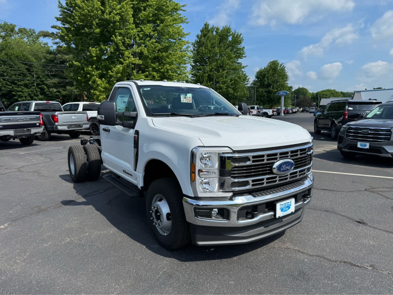 New 2026 Oxford White Ford XL image 7