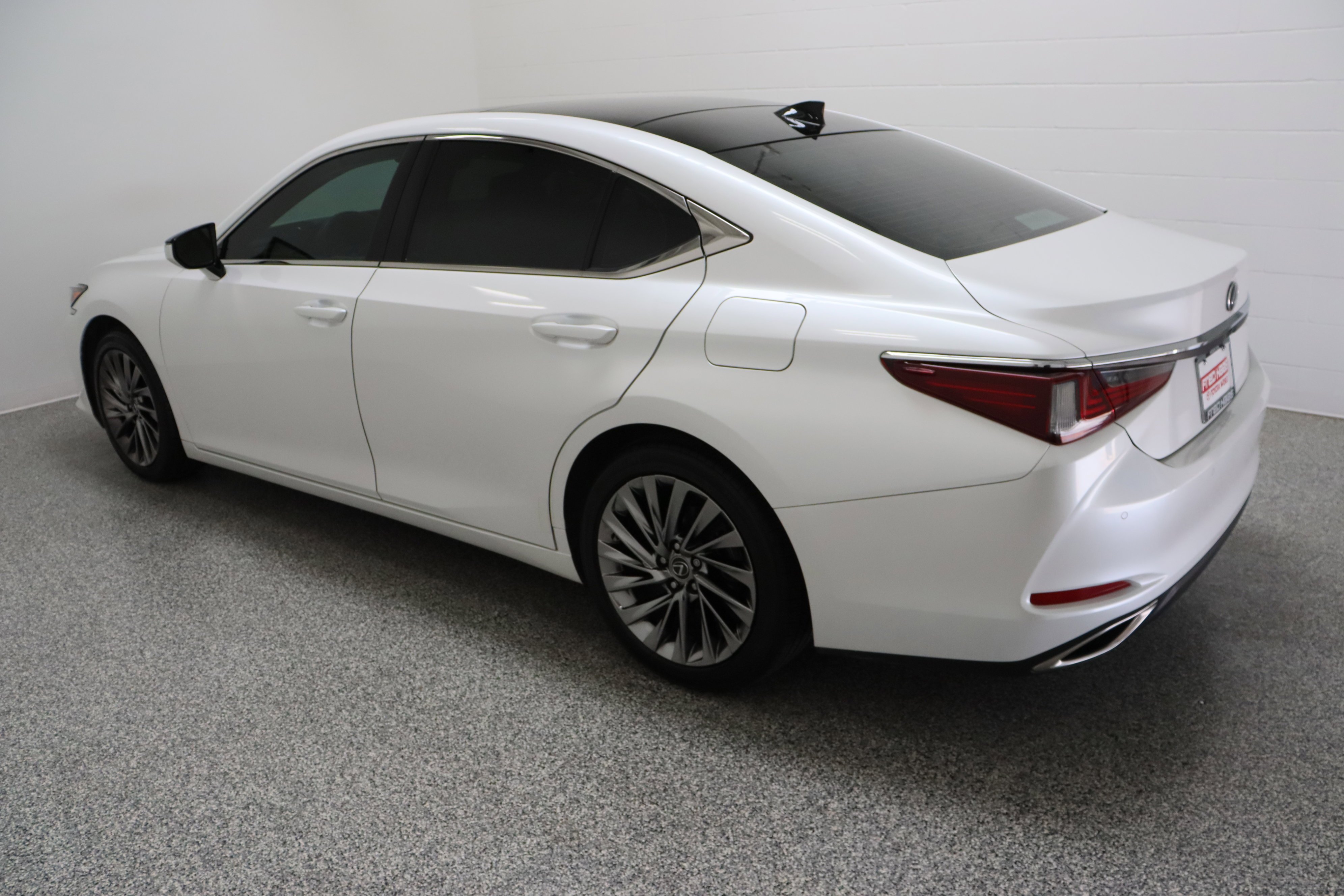 Used 2025 Eminent White Pearl Lexus ES 350 Ultra Luxury 3.5L image 9