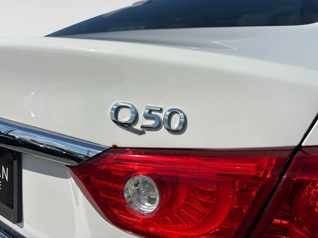 Used 2017 White INFINITI 3.0t Premium image 50